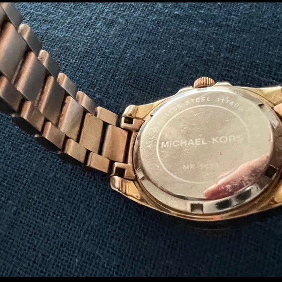Authentic Michael Kors watch - Picture 2 of 4